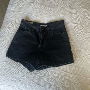 Levi 80’s mom Jean shorts